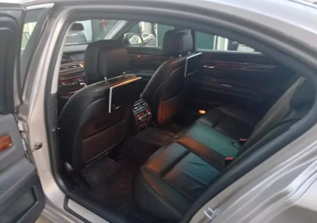 BMW Seria 7 740Li