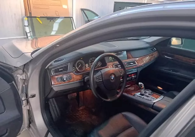 BMW Seria 7 740Li