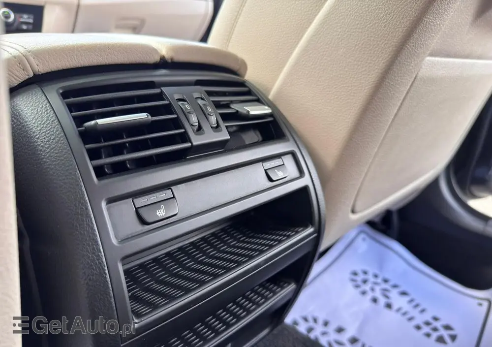 BMW Seria 5 528i xDrive Sport-Aut Luxury Line