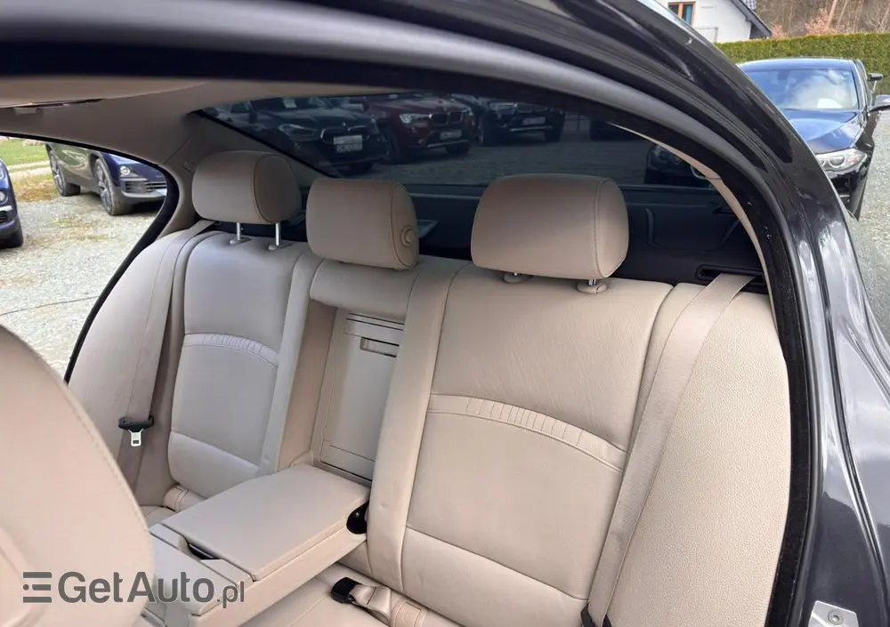 BMW Seria 5 528i xDrive Sport-Aut Luxury Line