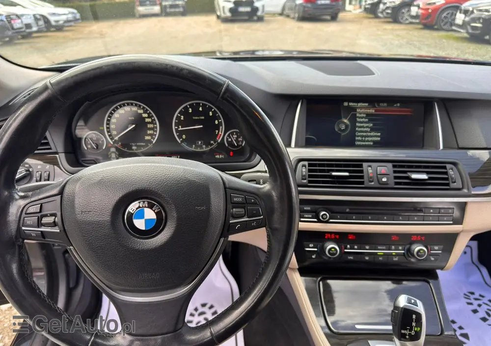 BMW Seria 5 528i xDrive Sport-Aut Luxury Line