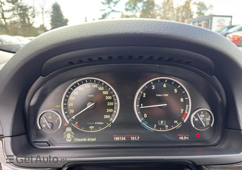 BMW Seria 5 528i xDrive Sport-Aut Luxury Line