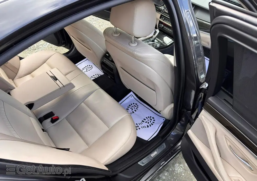 BMW Seria 5 528i xDrive Sport-Aut Luxury Line
