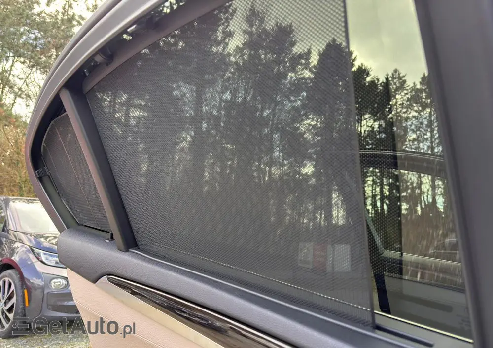 BMW Seria 5 528i xDrive Sport-Aut Luxury Line