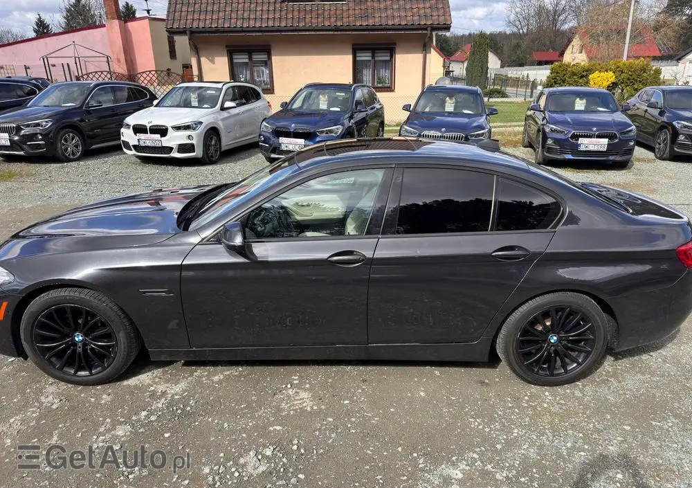 BMW Seria 5 528i xDrive Sport-Aut Luxury Line