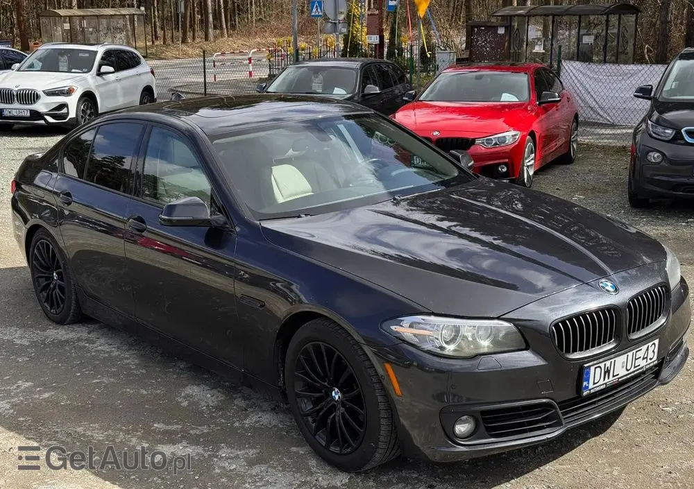 BMW Seria 5 528i xDrive Sport-Aut Luxury Line