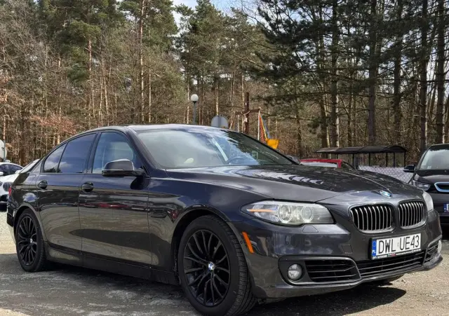 BMW Seria 5 528i xDrive Sport-Aut Luxury Line
