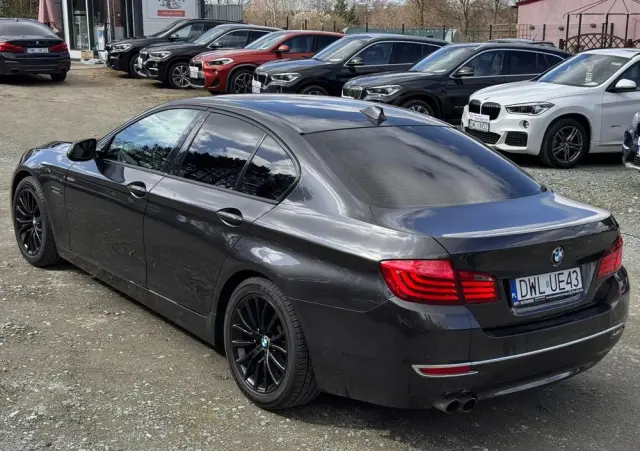 BMW Seria 5 528i xDrive Sport-Aut Luxury Line
