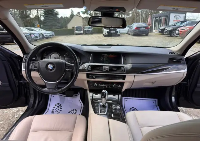 BMW Seria 5 528i xDrive Sport-Aut Luxury Line