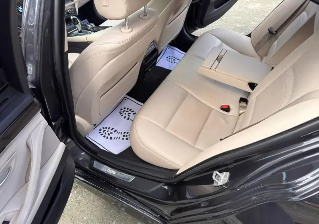 BMW Seria 5 528i xDrive Sport-Aut Luxury Line