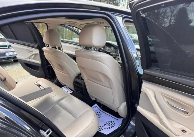 BMW Seria 5 528i xDrive Sport-Aut Luxury Line