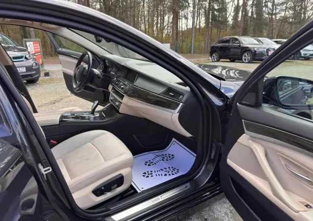 BMW Seria 5 528i xDrive Sport-Aut Luxury Line