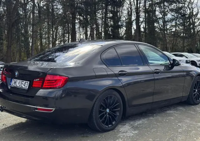 BMW Seria 5 528i xDrive Sport-Aut Luxury Line