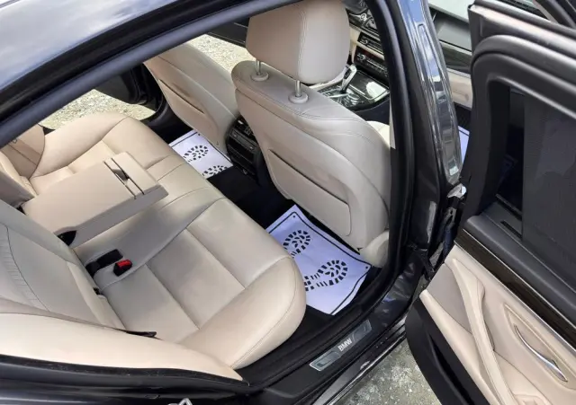 BMW Seria 5 528i xDrive Sport-Aut Luxury Line