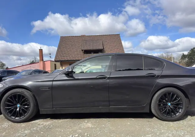 BMW Seria 5 528i xDrive Sport-Aut Luxury Line