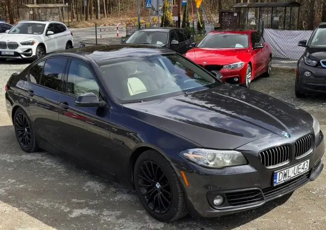 BMW Seria 5 528i xDrive Sport-Aut Luxury Line