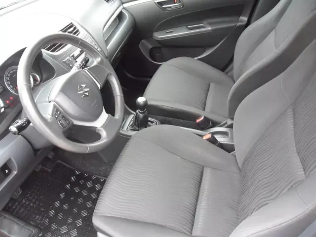 SUZUKI Swift 