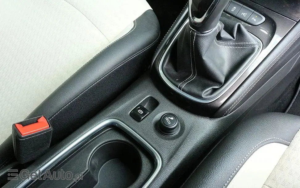 OPEL Astra 1.4 Turbo Edition