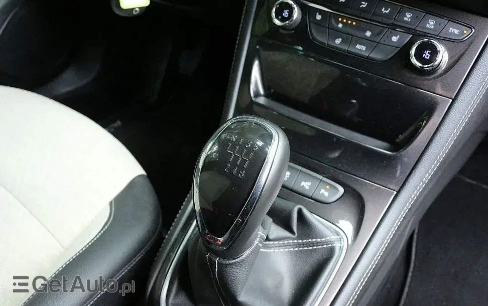 OPEL Astra 1.4 Turbo Edition