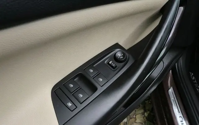 OPEL Astra 1.4 Turbo Edition