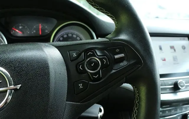 OPEL Astra 1.4 Turbo Edition