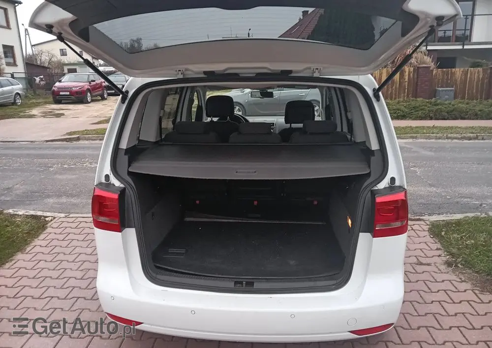 VOLKSWAGEN Touran 2.0 TDI DPF BlueMotion Technology DSG Comfortline