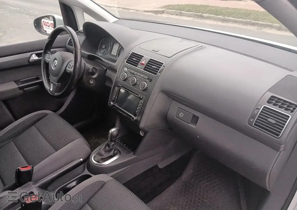 VOLKSWAGEN Touran 2.0 TDI DPF BlueMotion Technology DSG Comfortline