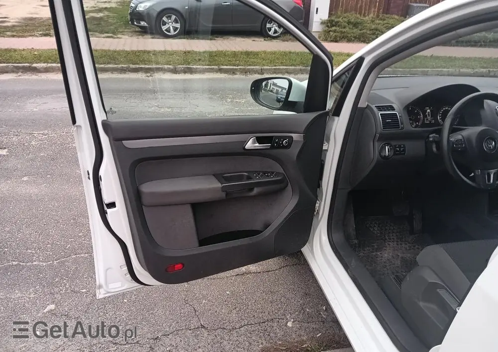 VOLKSWAGEN Touran 2.0 TDI DPF BlueMotion Technology DSG Comfortline