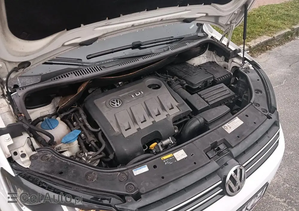 VOLKSWAGEN Touran 2.0 TDI DPF BlueMotion Technology DSG Comfortline