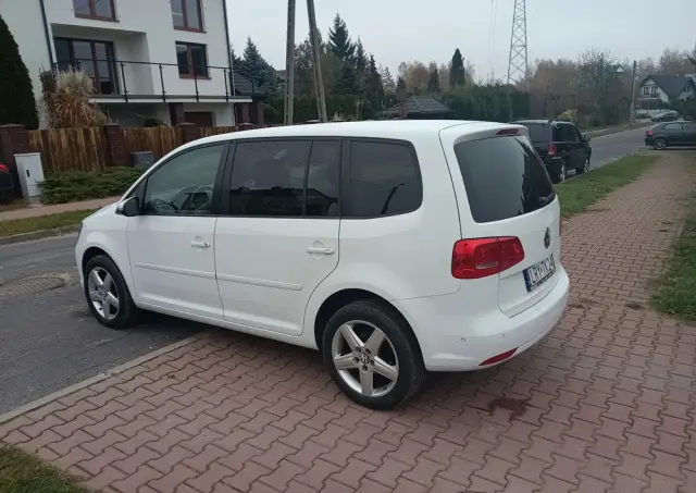 VOLKSWAGEN Touran 2.0 TDI DPF BlueMotion Technology DSG Comfortline