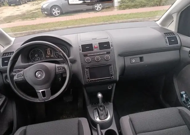 VOLKSWAGEN Touran 2.0 TDI DPF BlueMotion Technology DSG Comfortline