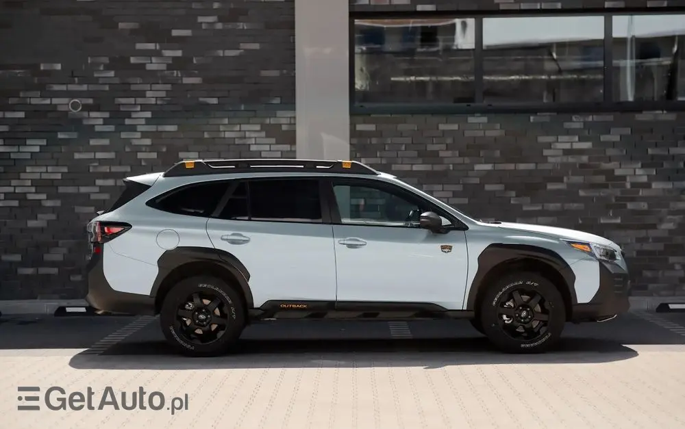 SUBARU Outback 