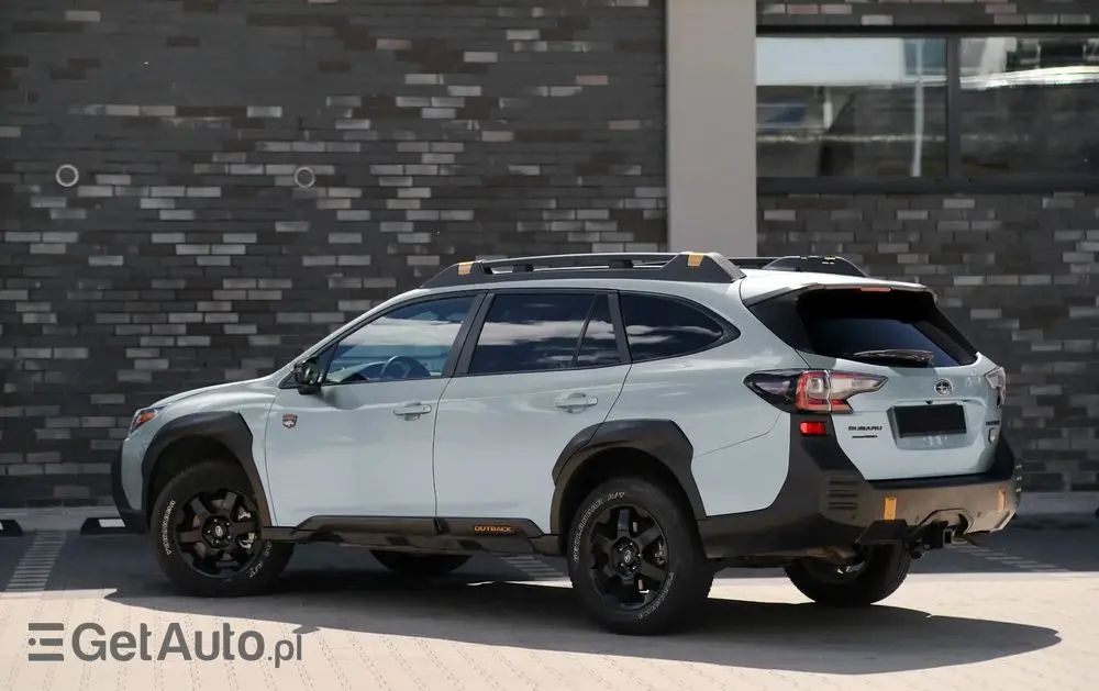SUBARU Outback 