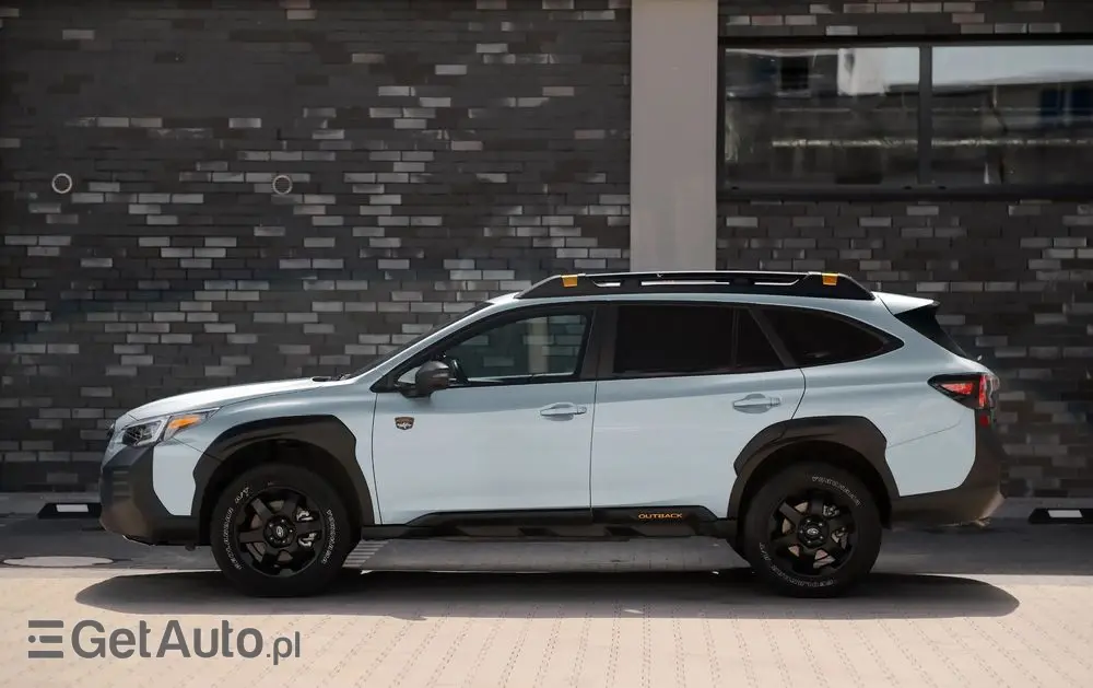 SUBARU Outback 