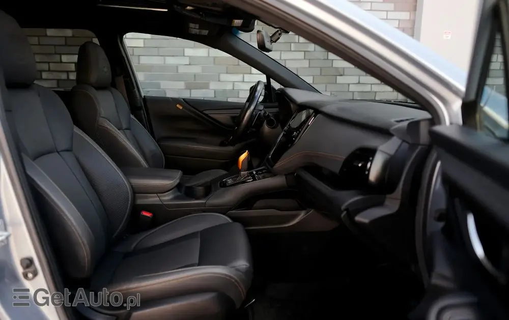 SUBARU Outback 