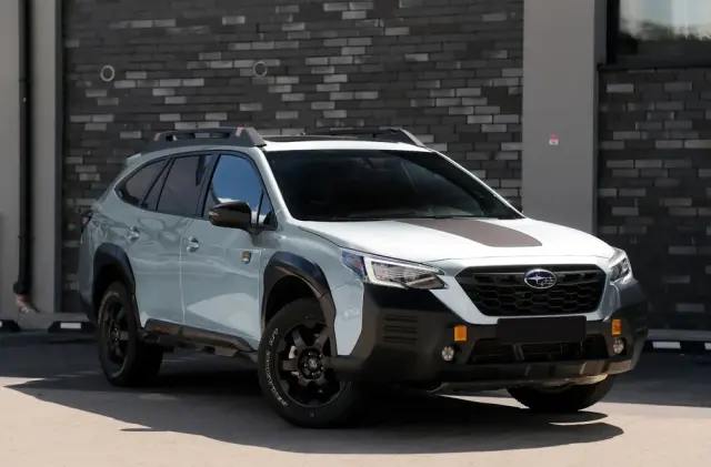 SUBARU Outback 