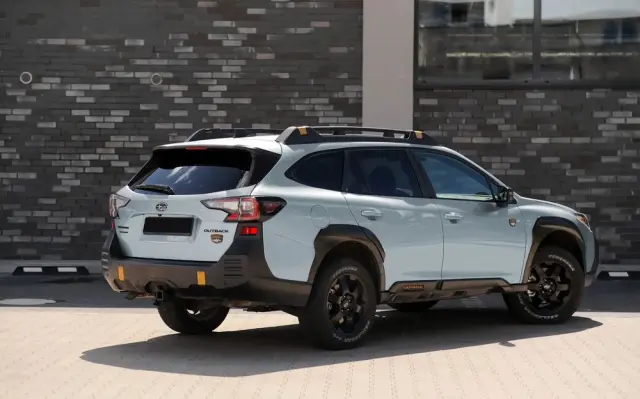 SUBARU Outback 