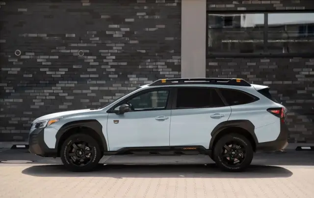 SUBARU Outback 