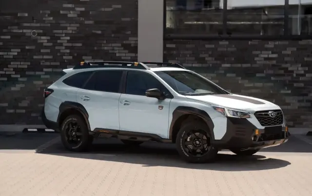 SUBARU Outback 