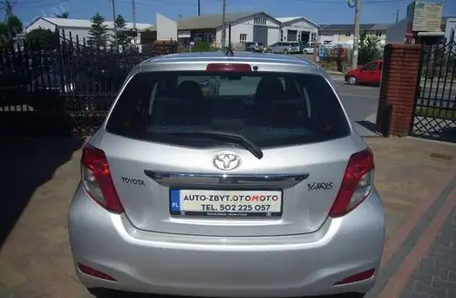 TOYOTA Yaris 