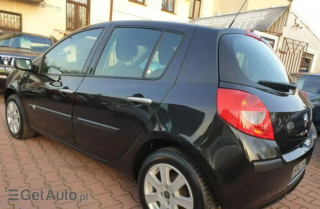 RENAULT Clio 