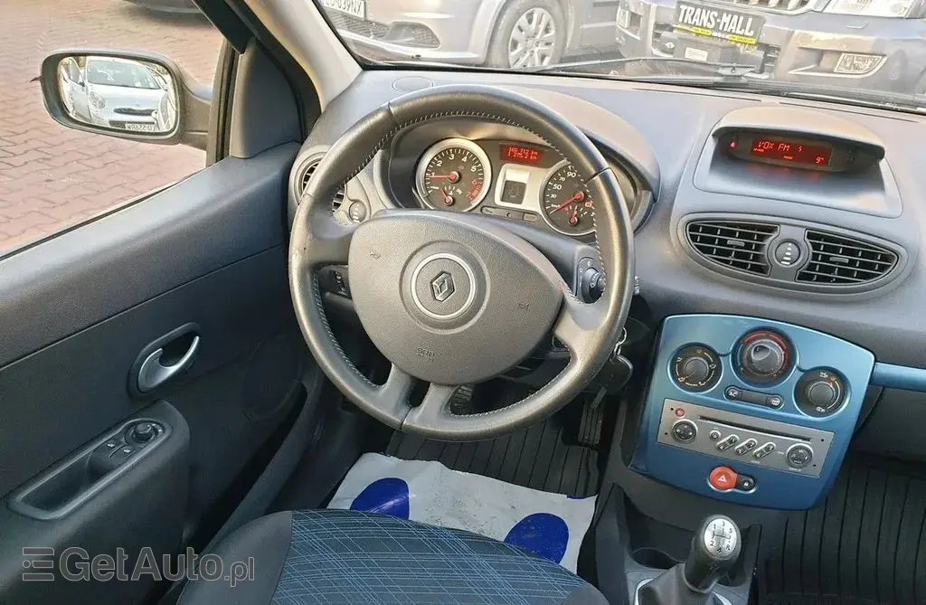 RENAULT Clio 
