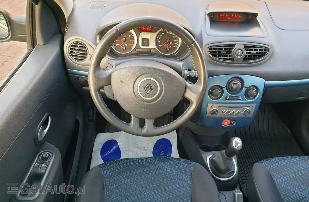 RENAULT Clio 