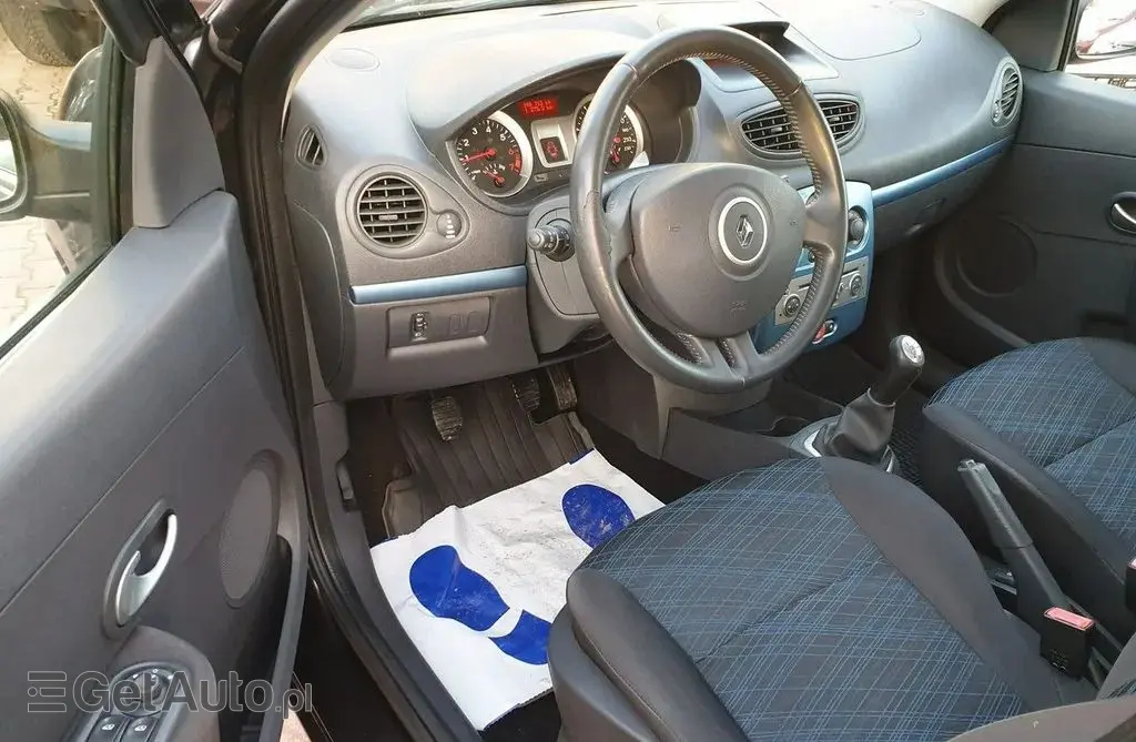 RENAULT Clio 