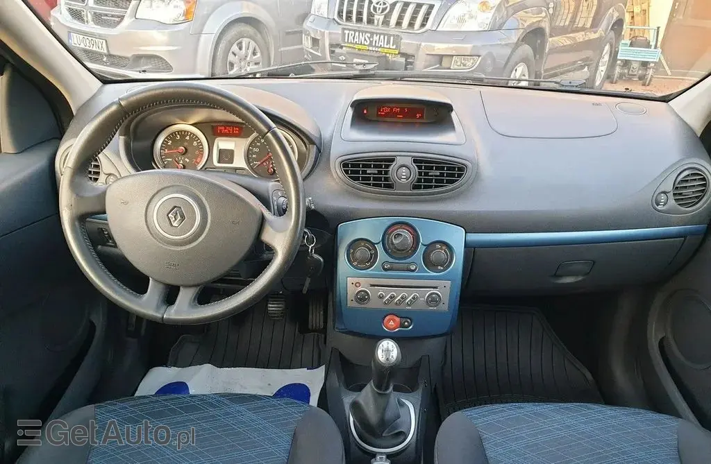 RENAULT Clio 