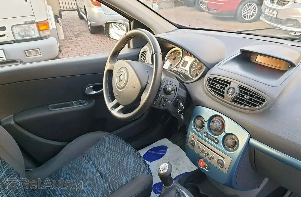 RENAULT Clio 