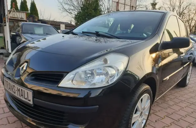 RENAULT Clio 