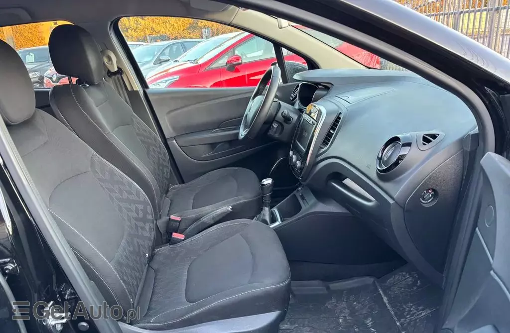 RENAULT Captur 