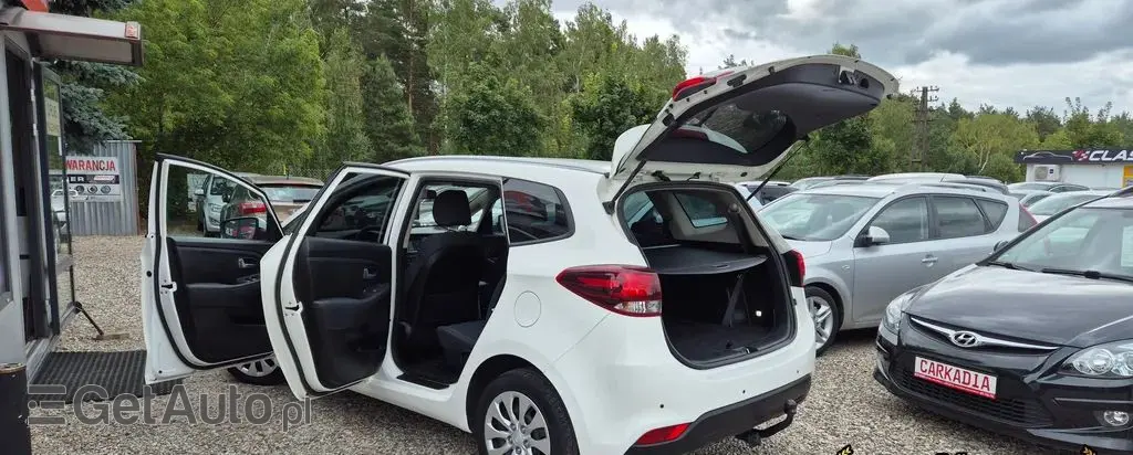 KIA Carens 