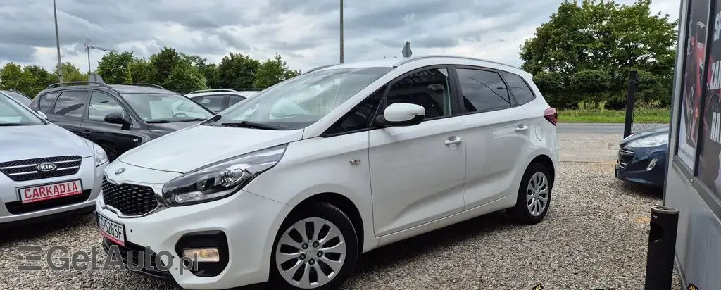 KIA Carens 
